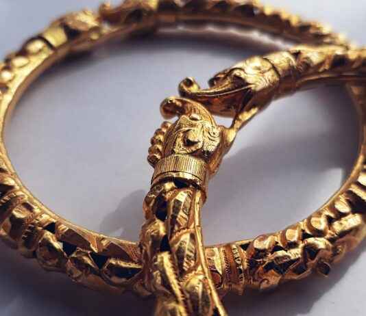 Celebrity Jewelry Looks You Can Recreate on a Budget Celebrity Jewelry Looks You Can Recreate on a Budget