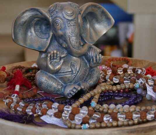 Charm Bracelets: The Perfect Personalized Jewelry Charm Bracelets: The Perfect Personalized Jewelry