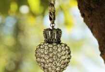 Gold vs. Silver Jewelry: Which One Suits You Best? Gold vs. Silver Jewelry: Which One Suits You Best?