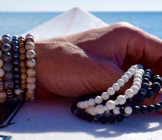 How to Choose Jewelry That Matches Your Mood How to Choose Jewelry That Matches Your Mood