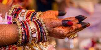 How to Clean Tarnished Costume Jewelry How to Clean Tarnished Costume Jewelry