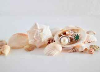 How to Restore and Clean Vintage Jewelry How to Restore and Clean Vintage Jewelry