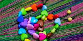 How to Stack Bracelets Without Overdoing It How to Stack Bracelets Without Overdoing It