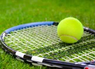 How to Style a Tennis Bracelet for Casual and Formal Looks How to Style a Tennis Bracelet for Casual and Formal Looks