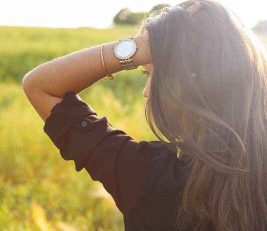 Minimalist Necklaces: The Beauty of Simple and Elegant Jewelry Minimalist Necklaces: The Beauty of Simple and Elegant Jewelry