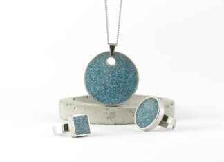 Statement Necklaces: How to Make Bold Jewelry Work for You Statement Necklaces: How to Make Bold Jewelry Work for You