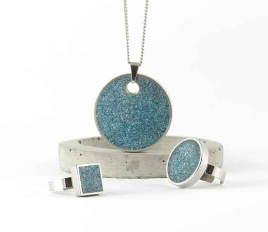 Statement Necklaces: How to Make Bold Jewelry Work for You Statement Necklaces: How to Make Bold Jewelry Work for You