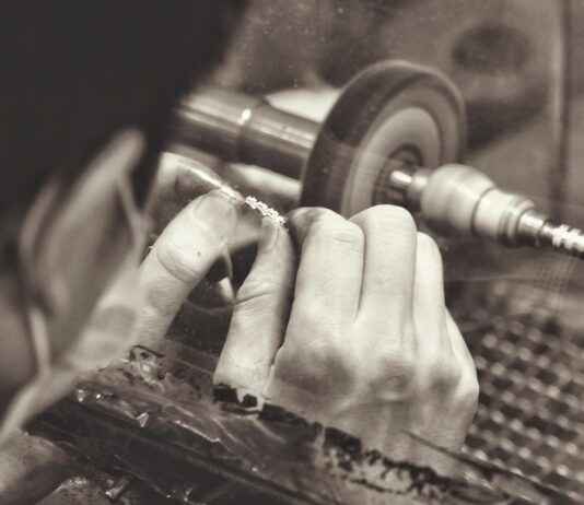 Statement Rings: How to Wear Bold Jewelry Confidently Statement Rings: How to Wear Bold Jewelry Confidently