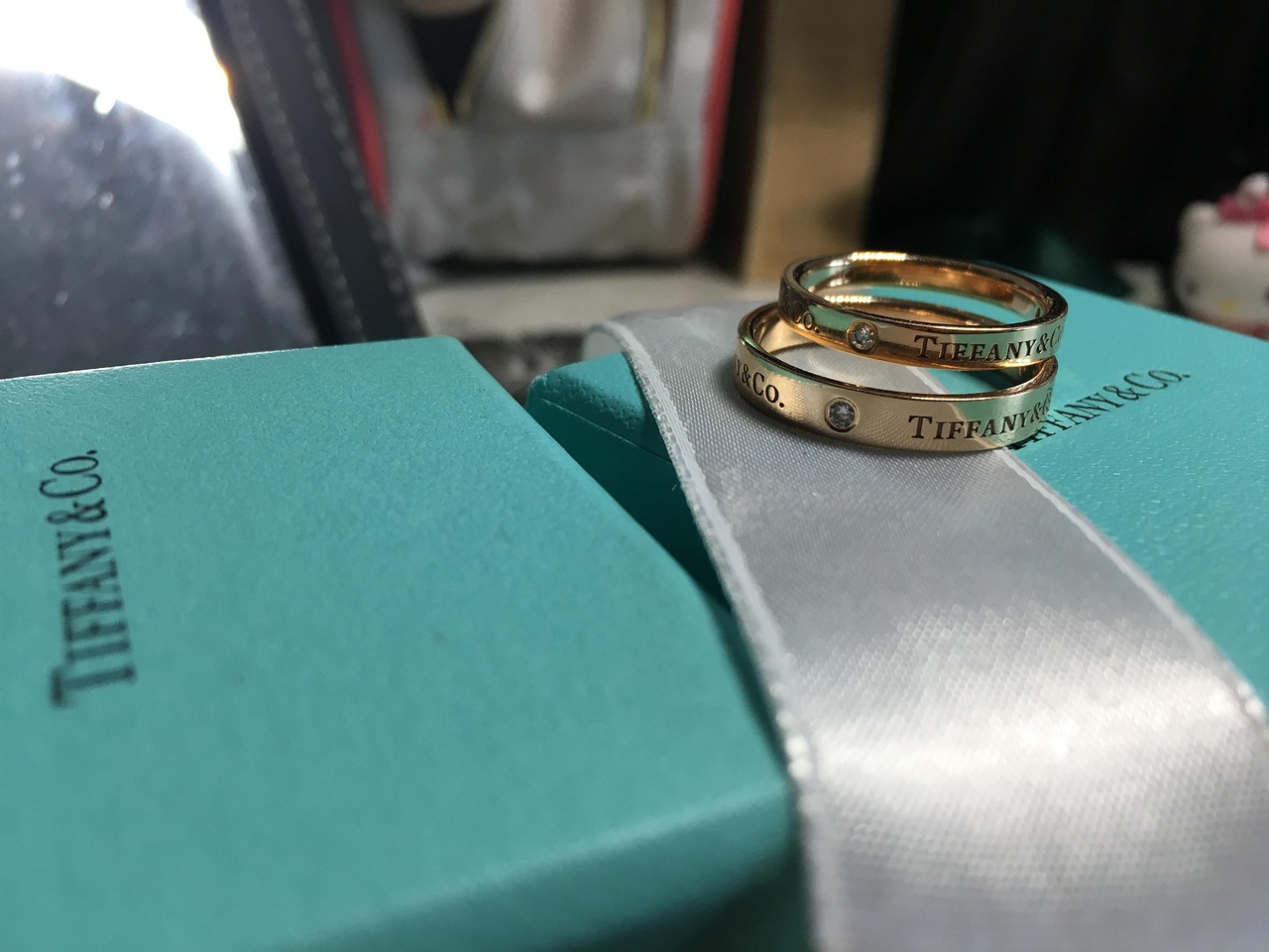 What Are Statement Rings?