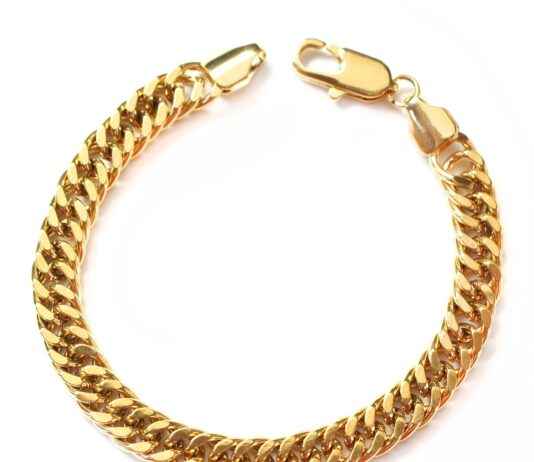 The Best Jewelry Pieces for a Glamorous Evening Look The Best Jewelry Pieces for a Glamorous Evening Look