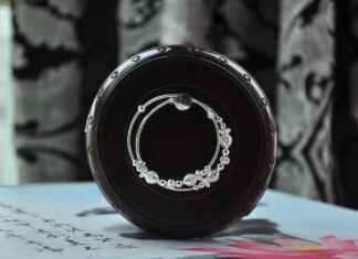 The Difference Between Cuff Bracelets and Bangles The Difference Between Cuff Bracelets and Bangles