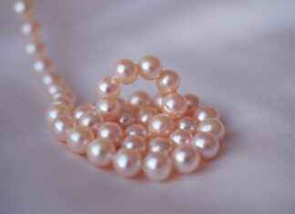 The Dos and Don’ts of Wearing Statement Jewelry The Dos and Don’ts of Wearing Statement Jewelry