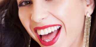 The Rise of Mismatched Earrings: How to Rock This Trend The Rise of Mismatched Earrings: How to Rock This Trend