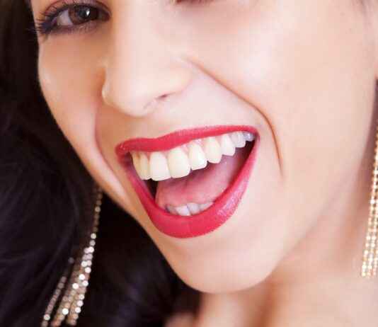 The Rise of Mismatched Earrings: How to Rock This Trend The Rise of Mismatched Earrings: How to Rock This Trend