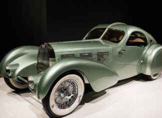 Why Art Deco Jewelry Is Making a Comeback Why Art Deco Jewelry Is Making a Comeback