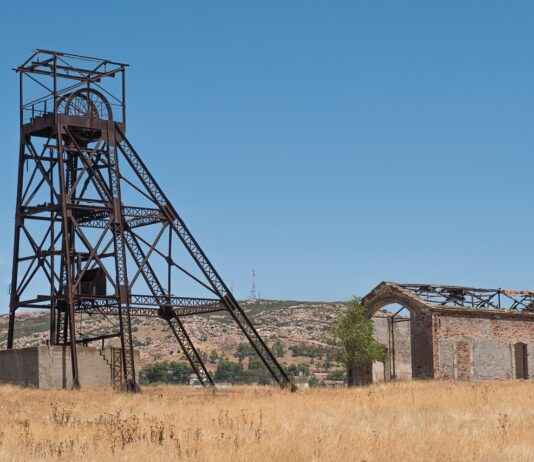 Why Handmade Jewelry Is the Future of Fashion Why Handmade Jewelry Is the Future of Fashion