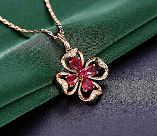 Why Minimalist Jewelry Is Taking Over the Industry Why Minimalist Jewelry Is Taking Over the Industry