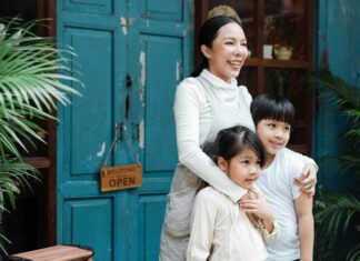 Shop Mother’s Day Jewelry: Stunning Gift Ideas To Wow Mom