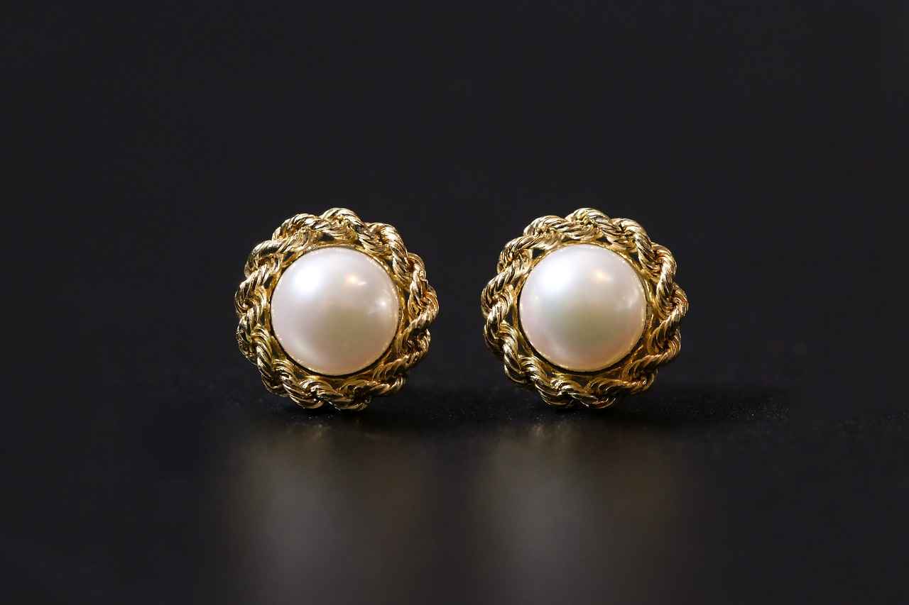 Adornments for Leo