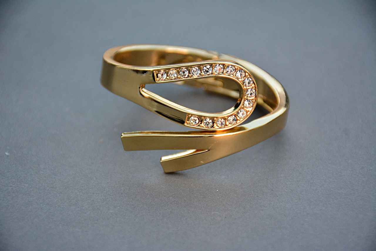 The Most Popular Jewelry Styles from Different Eras