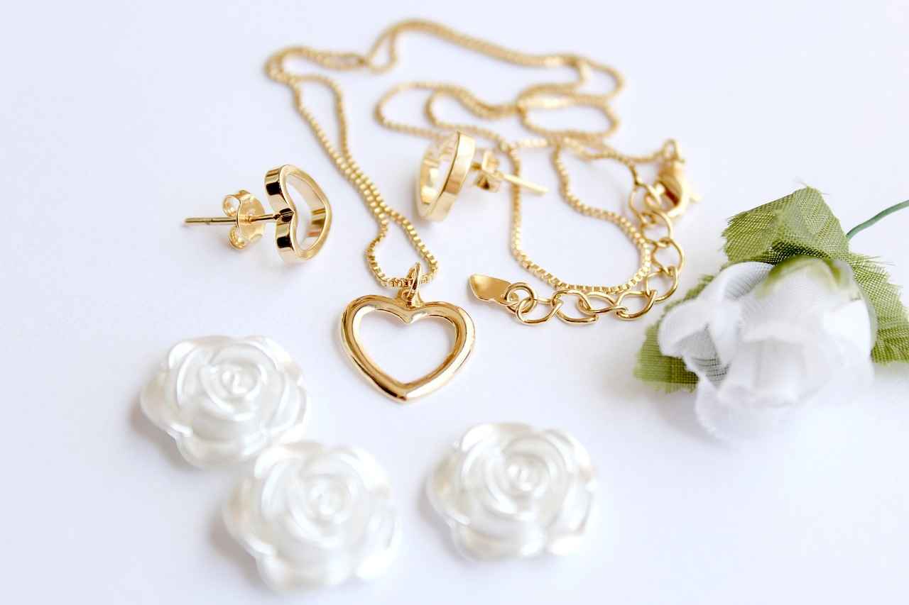 Why Jewelry is the Perfect Heirloom Gift