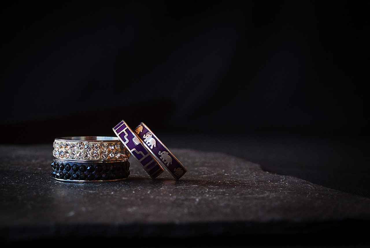 Why Mood Rings Are Making a Comeback