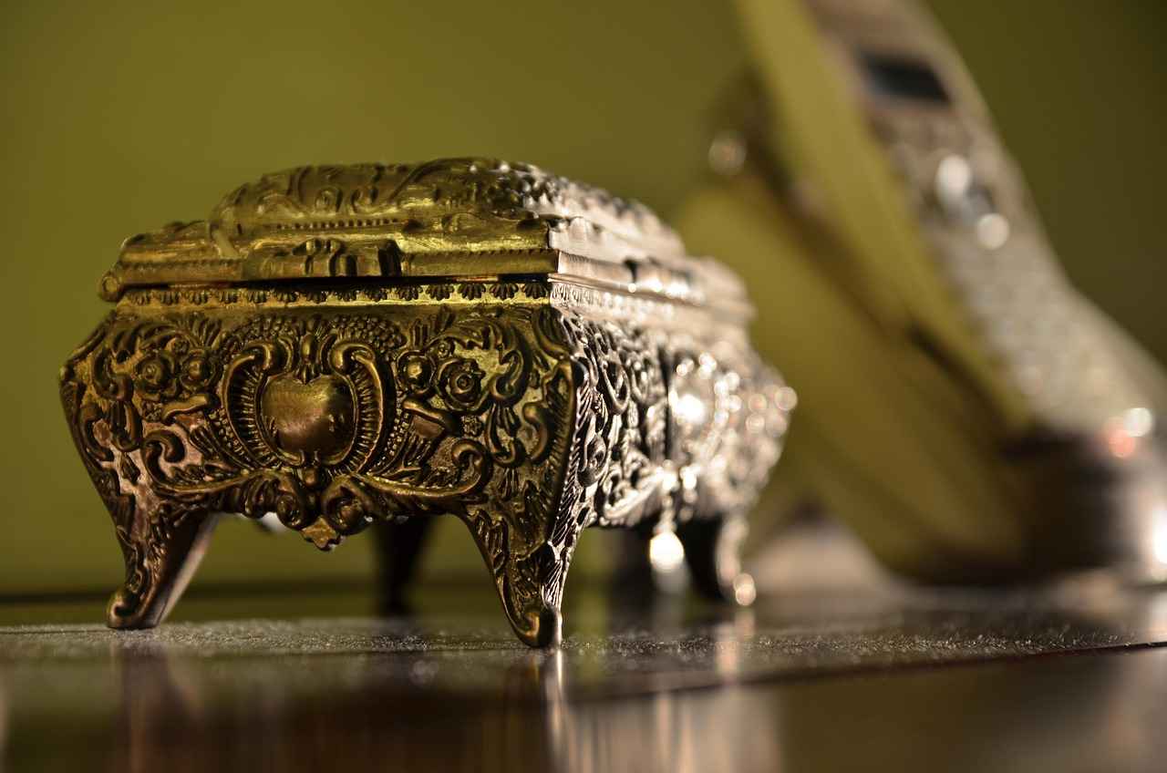 Factors That Increase Vintage Jewelry Value